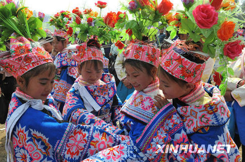 苗族人民歡度跳花節(jié)（組圖）