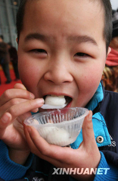 全國(guó)各地鬧新春 迎元宵