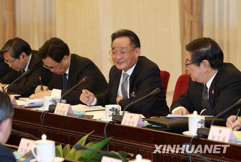 十一屆全國人大常委會十三次會議分組審議常委會工作報告稿 吳邦國參加審議