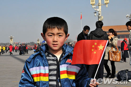 紅旗飄飄迎兩會