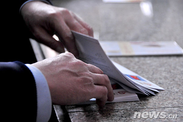 兩會圖文故事：紀念封上的“小老虎”