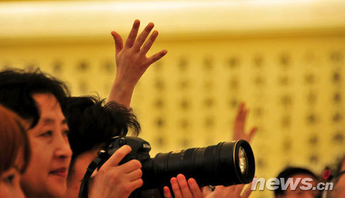 百家媒體云集政協(xié)首場(chǎng)新聞發(fā)布會(huì)