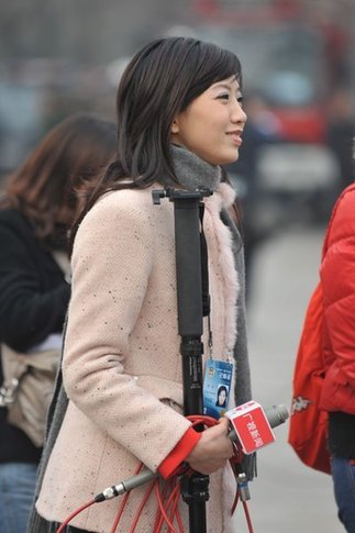 2010兩會：女記者身影