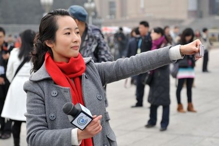 2010兩會：女記者身影