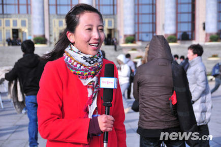 近拍兩會(huì)“當(dāng)紅”女主播