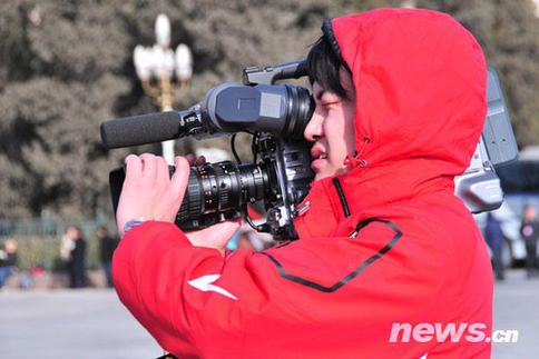 近拍兩會“當紅”女主播