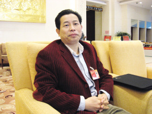 委員黃少良調(diào)研花費(fèi)近十萬 建議合并國稅地稅