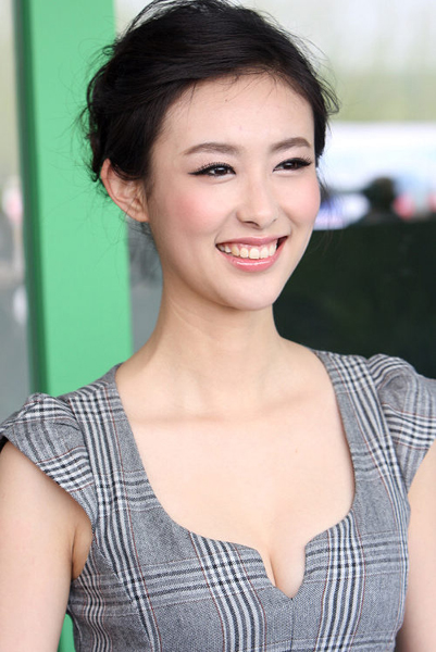 足球寶貝獸獸現身車展