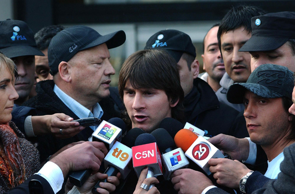 梅西回國遭阿根廷球迷粗口相迎