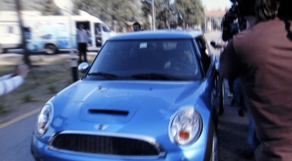 馬拉多納發布會惹事端 開車碾記者腿大罵混蛋