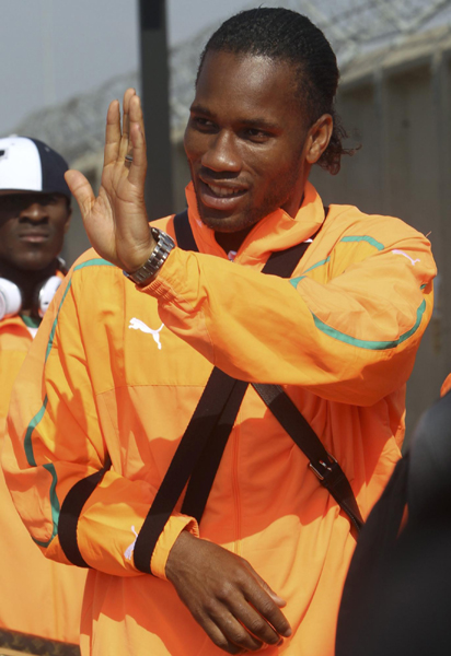 6天前左臂不幸骨折 “魔獸”德羅巴火速歸隊訓練