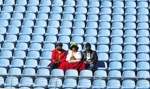 看臺(tái)空蕩蕩 這是為什么呢