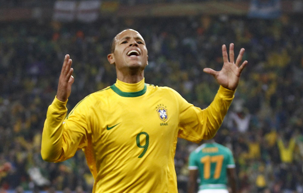 巴西3:1大勝科特迪瓦出線 卡卡染紅