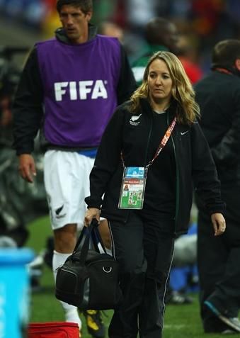 首個(gè)女隊(duì)醫(yī)：新西蘭隊(duì)給八十年世界杯留下“烙印”