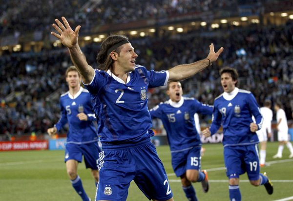 阿根廷2:0輕取希臘晉級(jí) 隊(duì)長(zhǎng)梅西進(jìn)球難