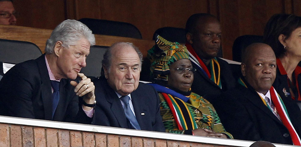 克林頓賽后走進美國隊更衣室 大贊美國精神