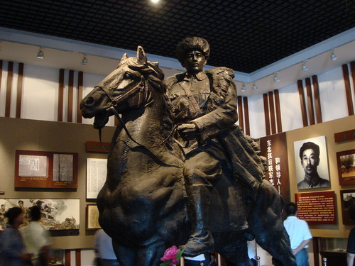 第四屆網絡媒體龍江行參觀尚志抗日烈士紀念館