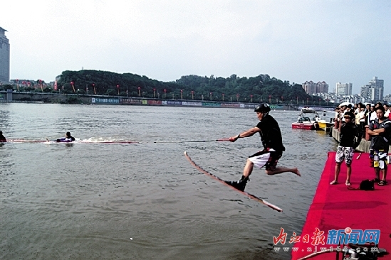 6月2日下午:中澳滑水隊試水甜城湖