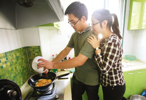 大學(xué)生村官郭帥阮江南創(chuàng)業(yè)中收獲愛(ài)情（組圖）