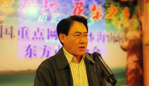 全國網媒走進東方：訪珍稀樹種基地 感受花梨魅力