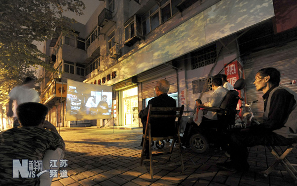 徐州殘疾人陳保民:多年義務為居民放電影