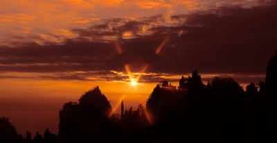 《轉(zhuǎn)型發(fā)展看黃山》特別報道