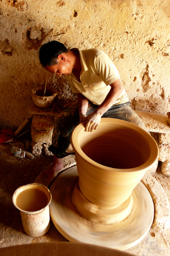 云南臨滄：農民樂享新家園