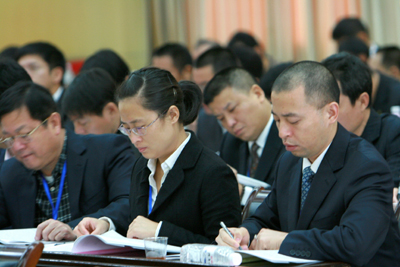 翔安區政協三屆一次會議昨天開幕