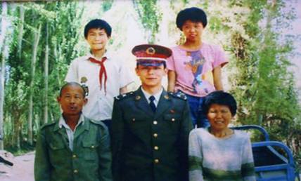 點滴捐贈鑄大愛 民族團結感人懷