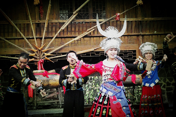 朵久央：用歌聲回答“苗鄉美”