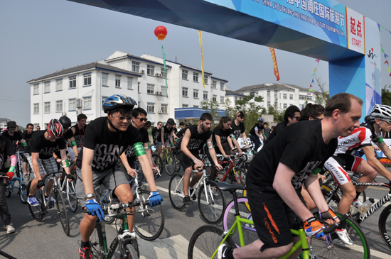 江蘇周莊舉行自行車騎行邀請賽