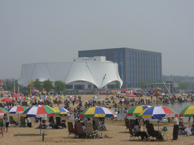 山東泰山五一熱了“親水游”