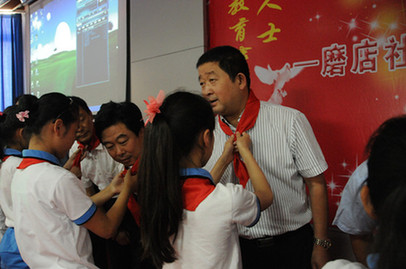 愛心捐資助學 學生感恩匯演