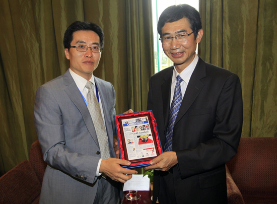 云南省宣傳部長趙金會見亞洲媒體代表團(tuán)