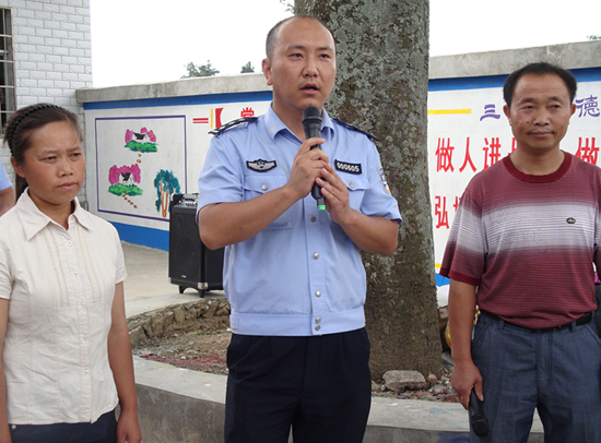 貴州“幫聯(lián)駐”：駐村干部舍小家為大家