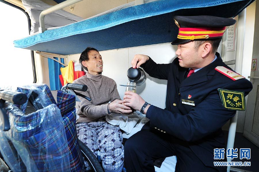 新春走基層：返鄉(xiāng)路上的春運特色服務