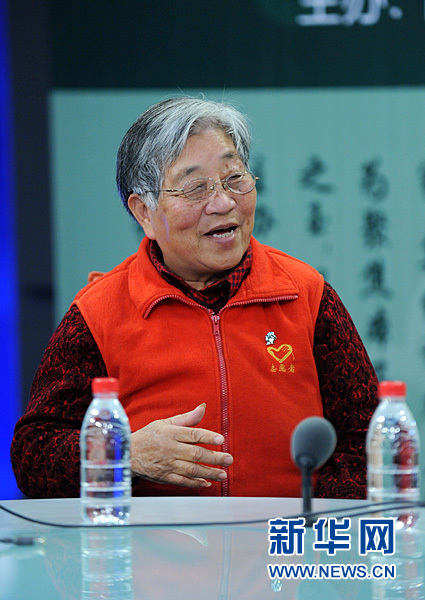 對(duì)話“最美婆婆”陳賢妹：做一個(gè)不冷漠的好人