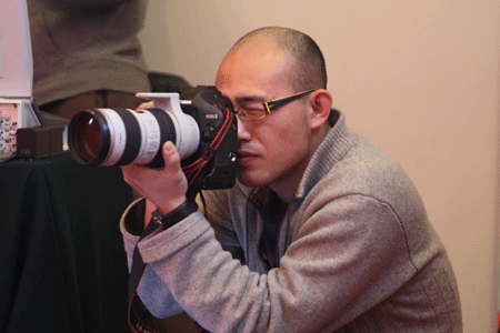 兩會上的帥哥記者