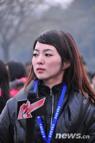 2010兩會：女記者身影