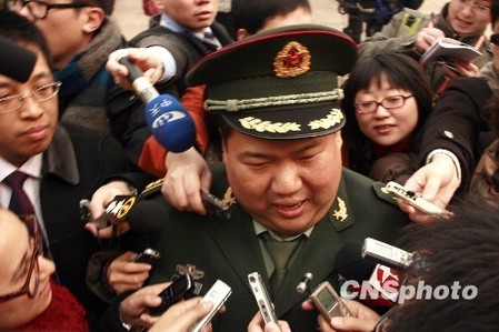 毛新宇透露:7月晉升少將 與妻子屬自由戀愛