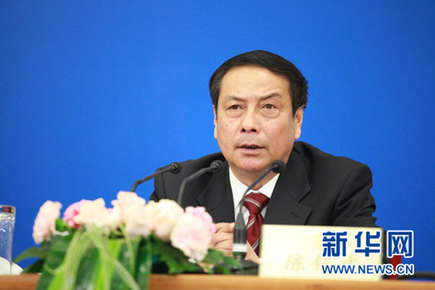 委員參加全國政協(xié)十一屆四次會議記者會