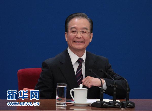 溫家寶總理與中外記者見(jiàn)面