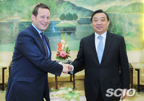 劉云山會(huì)見(jiàn)英國(guó)文化、媒體和體育部長(zhǎng)