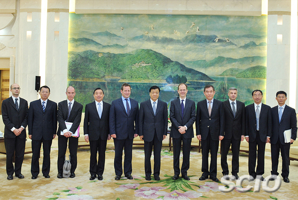 劉云山會(huì)見(jiàn)英國(guó)文化、媒體和體育部長(zhǎng)