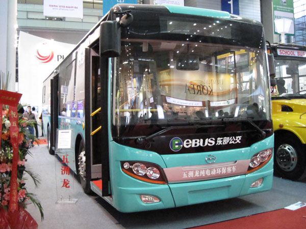 1號館的純電動客車