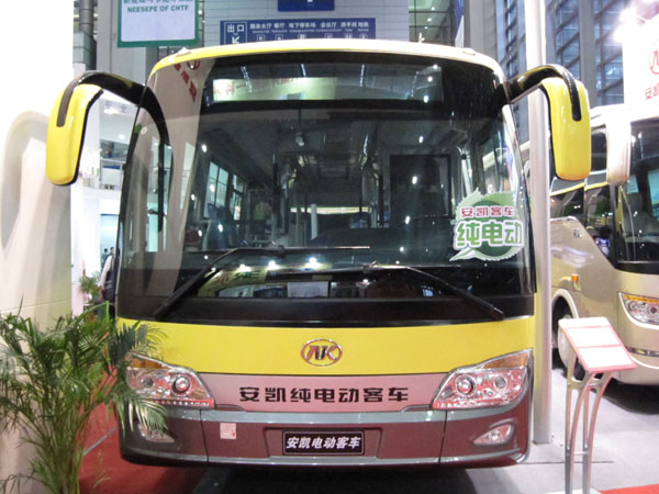 1號館的純電動客車