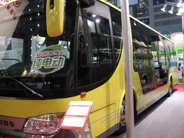 1號館的純電動客車