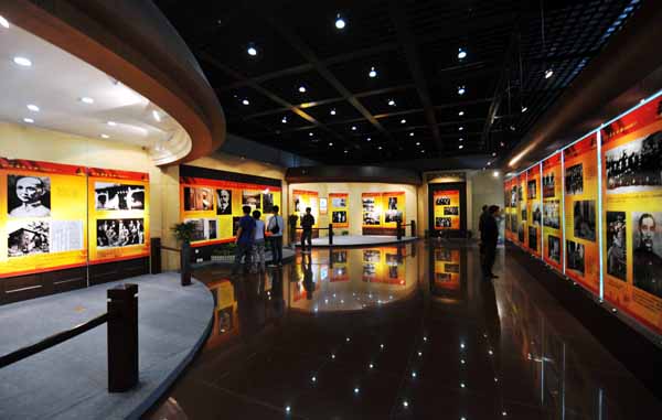 紀(jì)念辛亥革命100周年大型圖片展在韶山開展