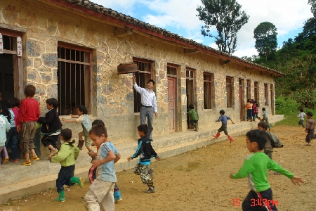 梁春林：營盤小學中的“雙語教學”