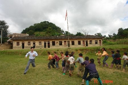 梁春林：營盤小學中的“雙語教學”